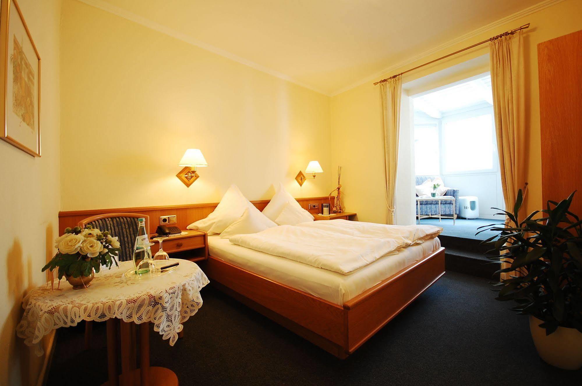 Hotel Binz Бернкастель-Кюс Екстер'єр фото