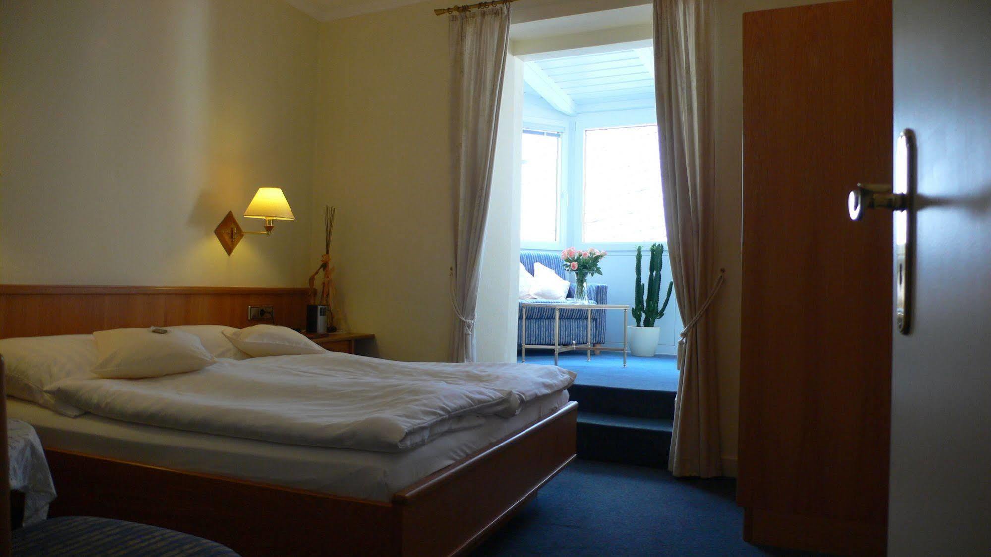 Hotel Binz Бернкастель-Кюс Екстер'єр фото